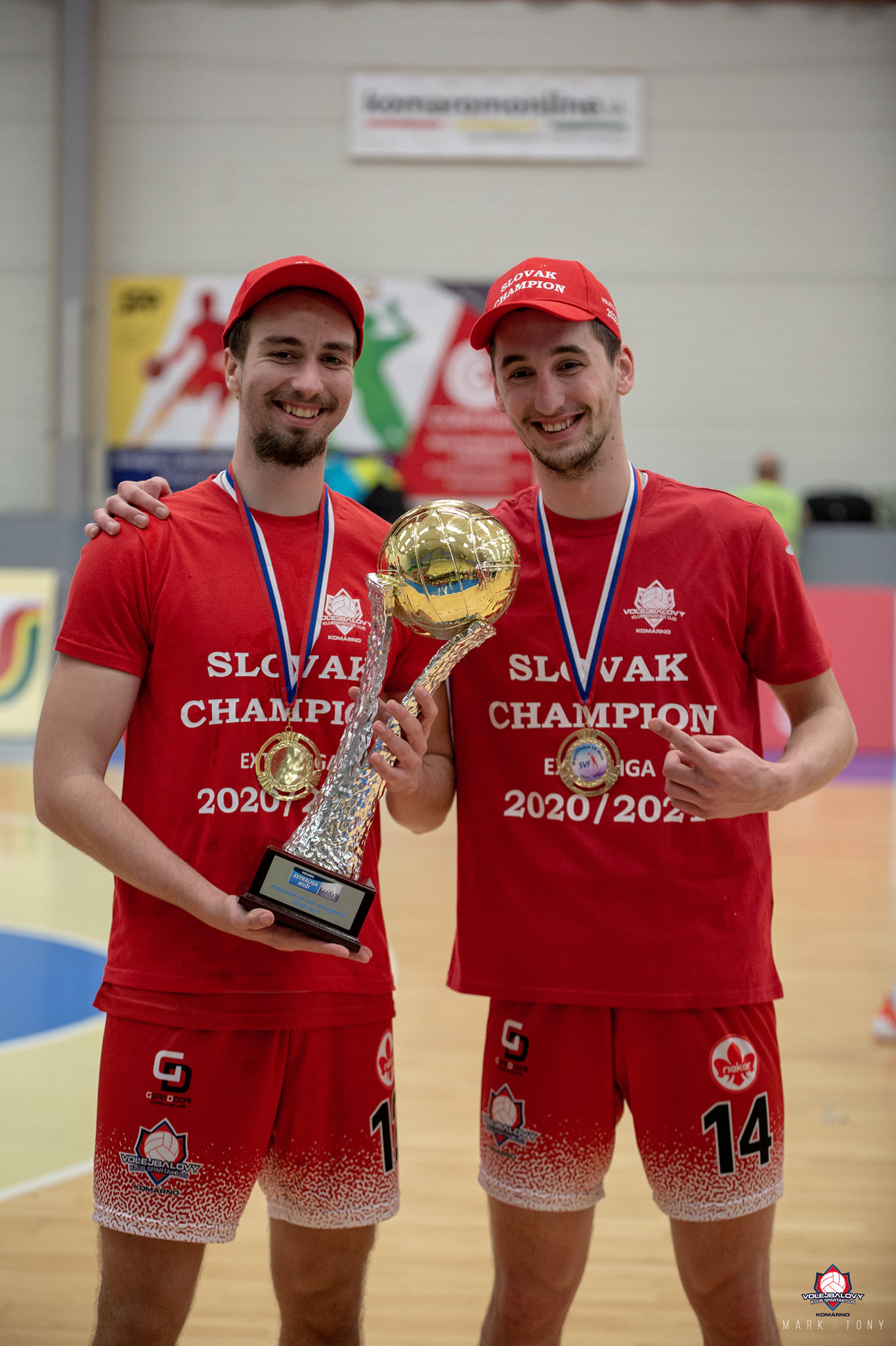 Univerzita J. Selyeho VK Spartak Rieker UJS Komárno je majstrom